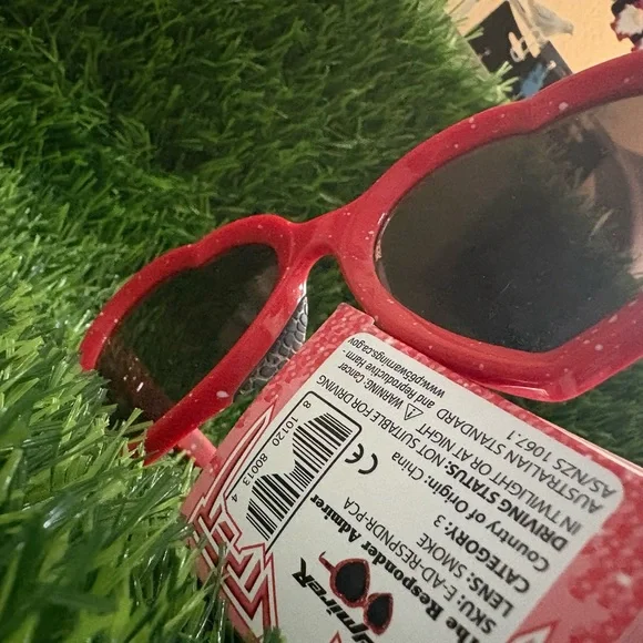 Pit Viper Heart-Shaped Red Sunglasses - Picture 5 of 10